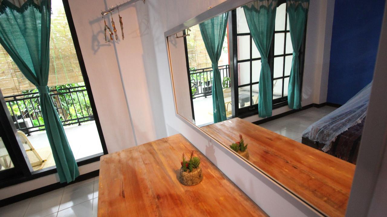 A Pousada Hati Hati Jogjacarta Exterior foto