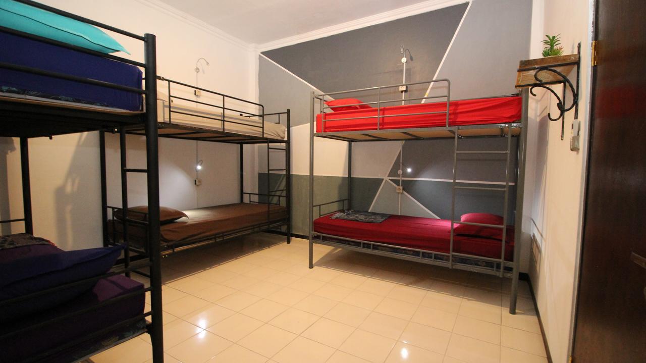A Pousada Hati Hati Jogjacarta Exterior foto