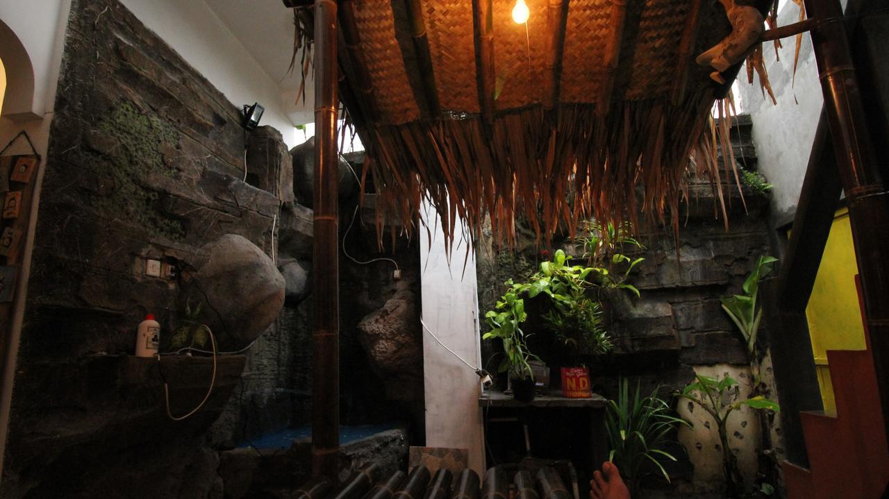 A Pousada Hati Hati Jogjacarta Exterior foto